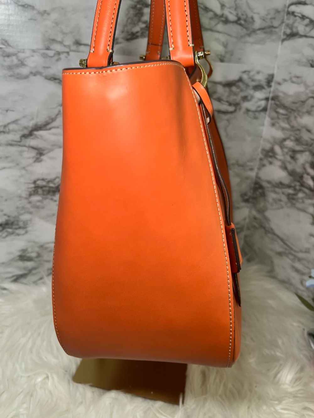 Dooney Bourke Alto Camilla - Picture 4 of 10